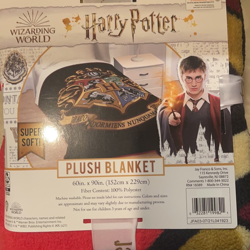 Harry Potter Plush Blanket NWT - Picture 2 of 5